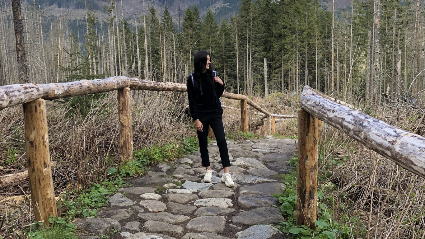 Обои путь, горный хребет, куртка, гора, дикая местность в разрешении 1366x768