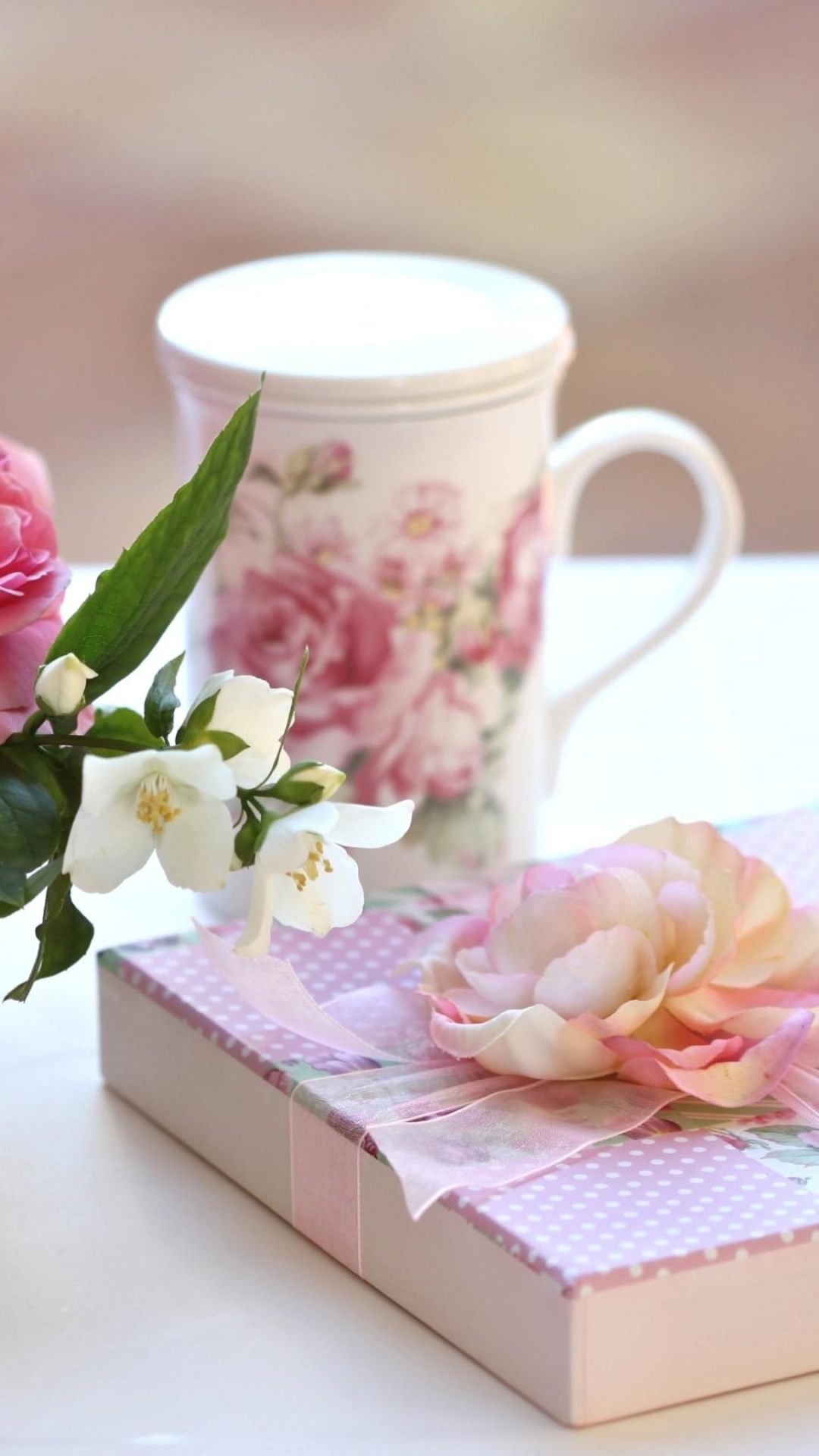 Обои подарок, цветочный букет, розовый, срезанные цветы, Роза в разрешении 1080x1920