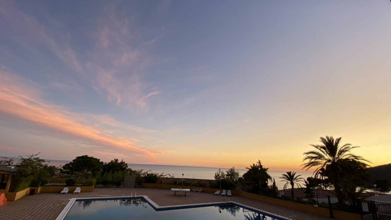 Обои плавательный бассейн, свойство, прибежище, недвижимость, закат в разрешении 1366x768