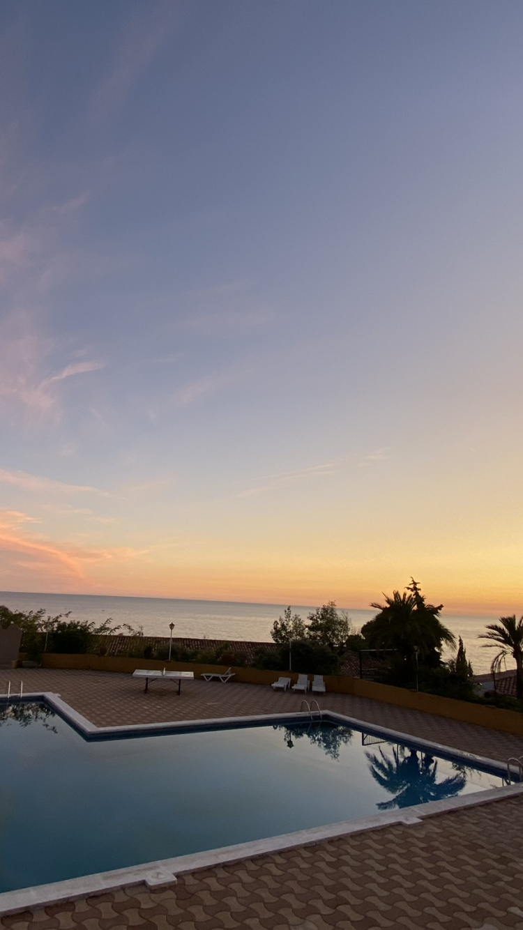 Обои плавательный бассейн, свойство, прибежище, недвижимость, закат в разрешении 750x1334