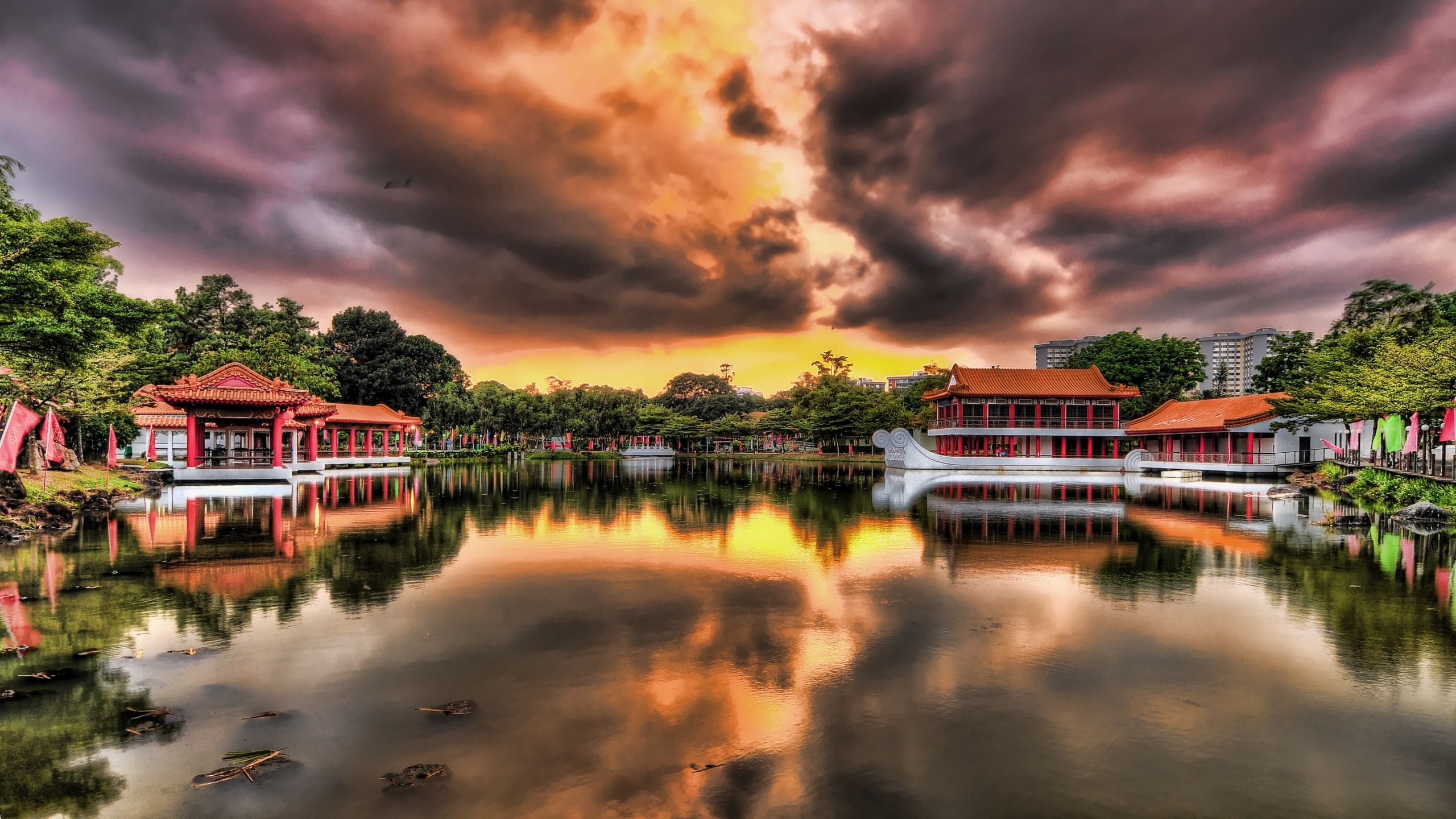 Обои Япония, отражение, природа, вода, облако в разрешении 2560x1440