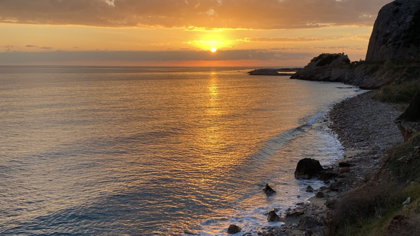 Обои побережье, облако, вода, гидроресурсы, атмосфера в разрешении 1366x768