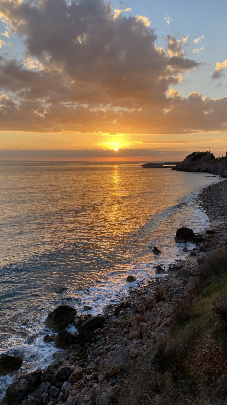 Обои побережье, облако, вода, гидроресурсы, атмосфера в разрешении 750x1334