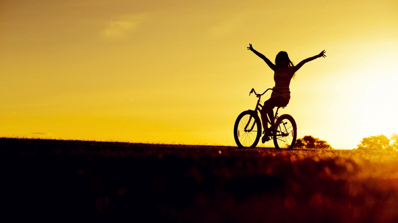 Обои девушка на велосипеде, велосипед, Велоспорт, колесо, шина в разрешении 1280x720