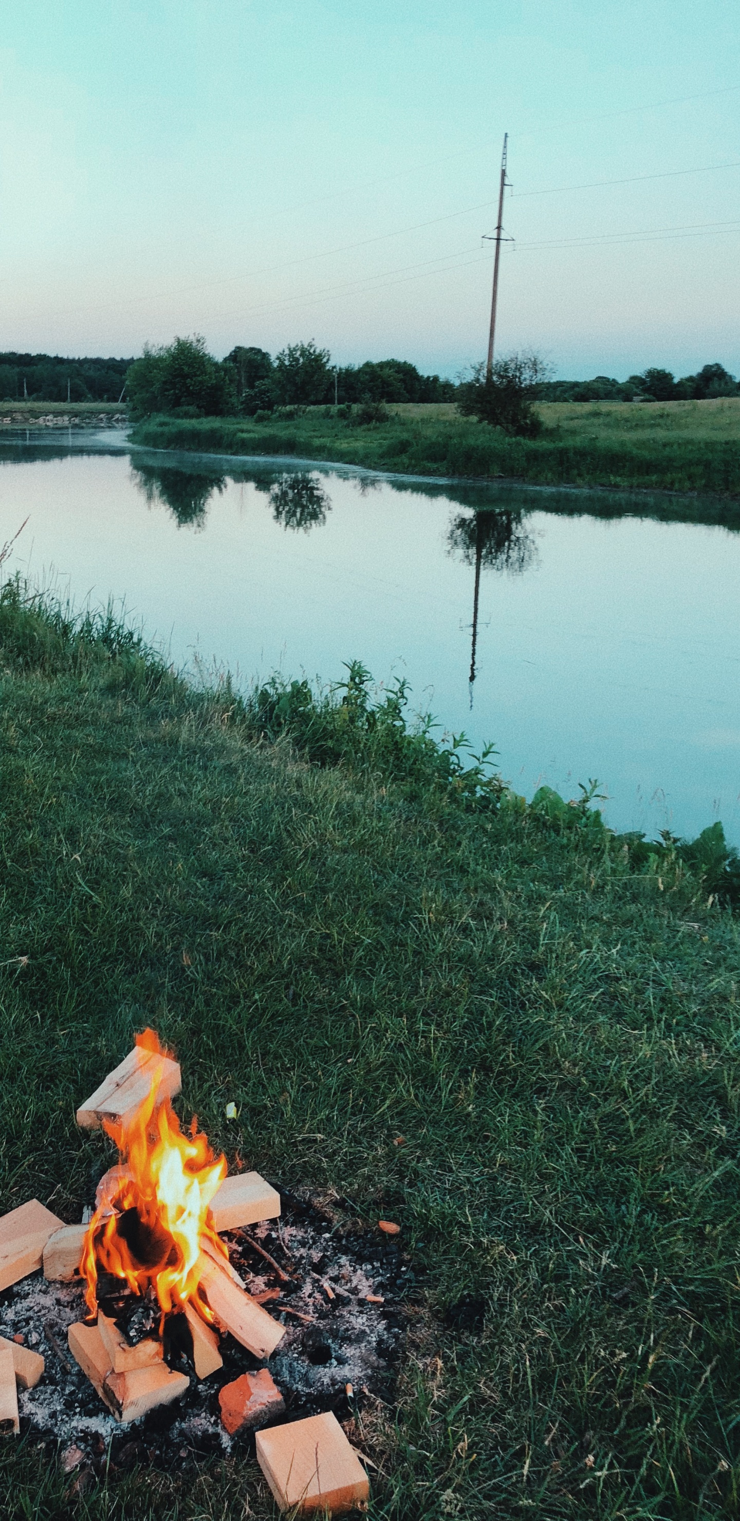 Обои отражение, гидроресурсы, вода, природа, природный ландшафт в разрешении 1440x2960