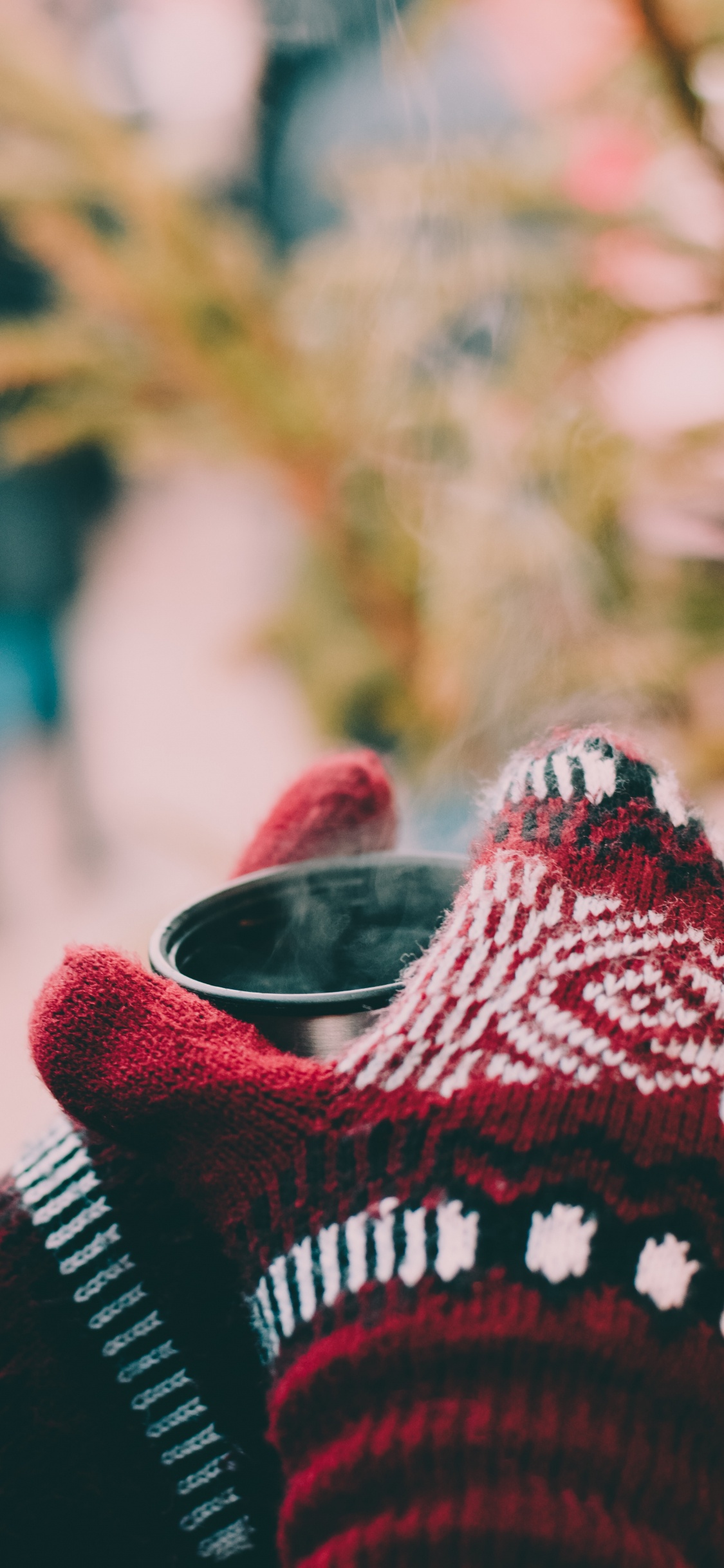 Обои вязание, красный цвет, шерсть, обувь, башмак в разрешении 1125x2436