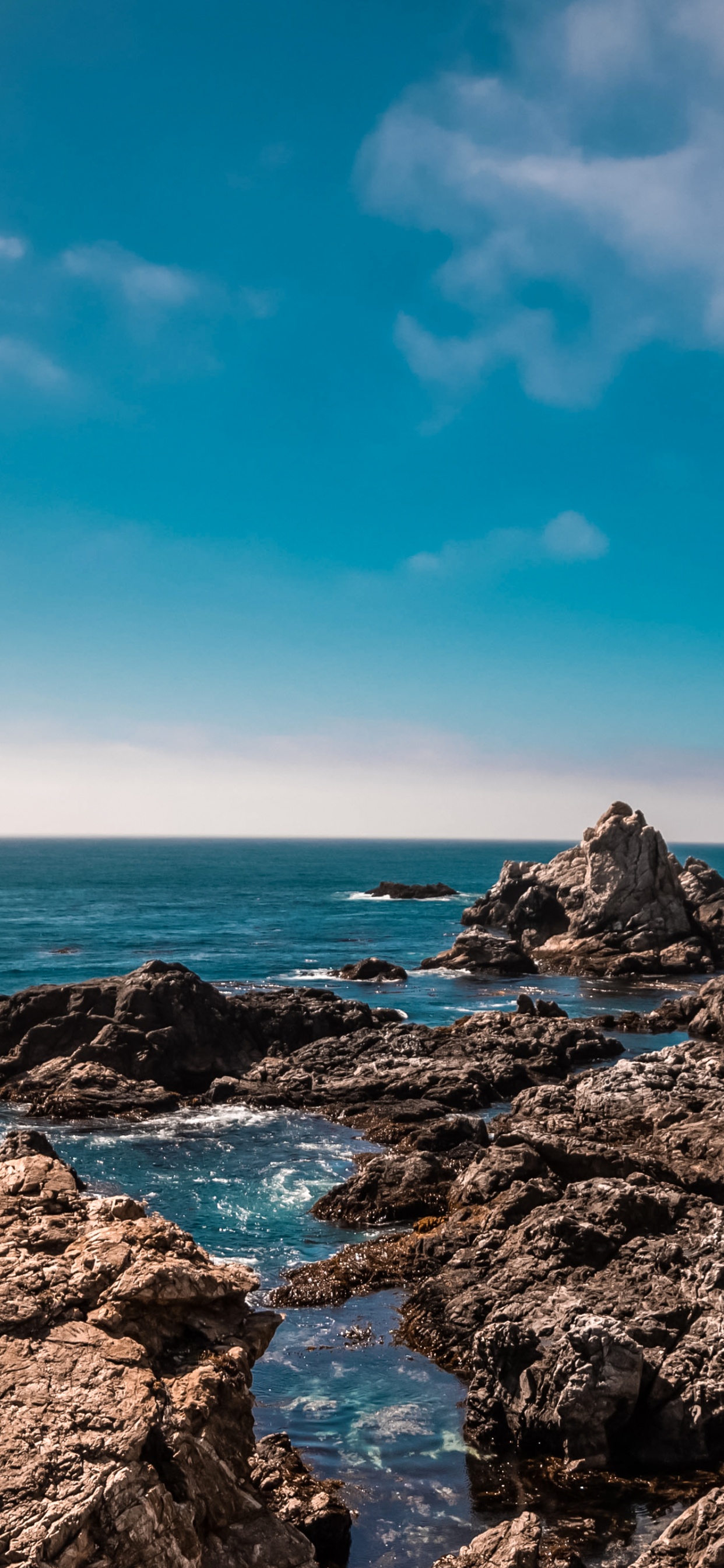 Обои облако, вода, гидроресурсы, коренная порода, природный ландшафт в разрешении 1242x2688