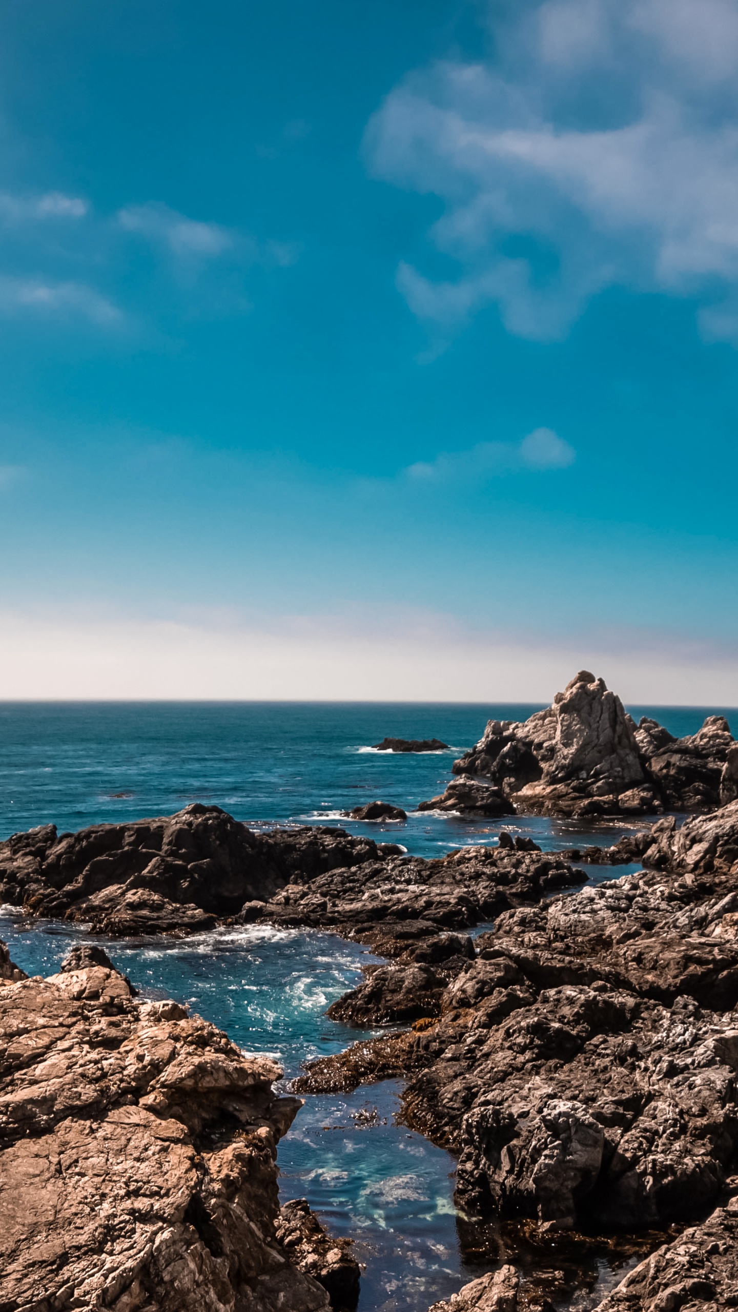 Обои облако, вода, гидроресурсы, коренная порода, природный ландшафт в разрешении 1440x2560