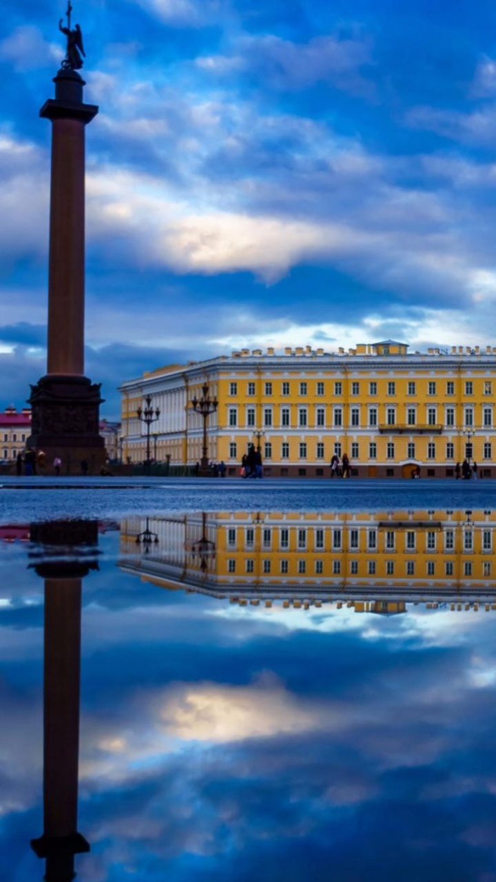 Обои рыночная площадь, отражение, ориентир, вода, отражающий бассейн в разрешении 720x1280