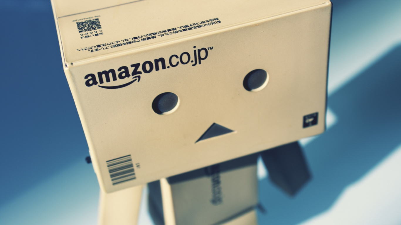 Обои danbo, робот, коробка, коробки, amazoncom в разрешении 1366x768