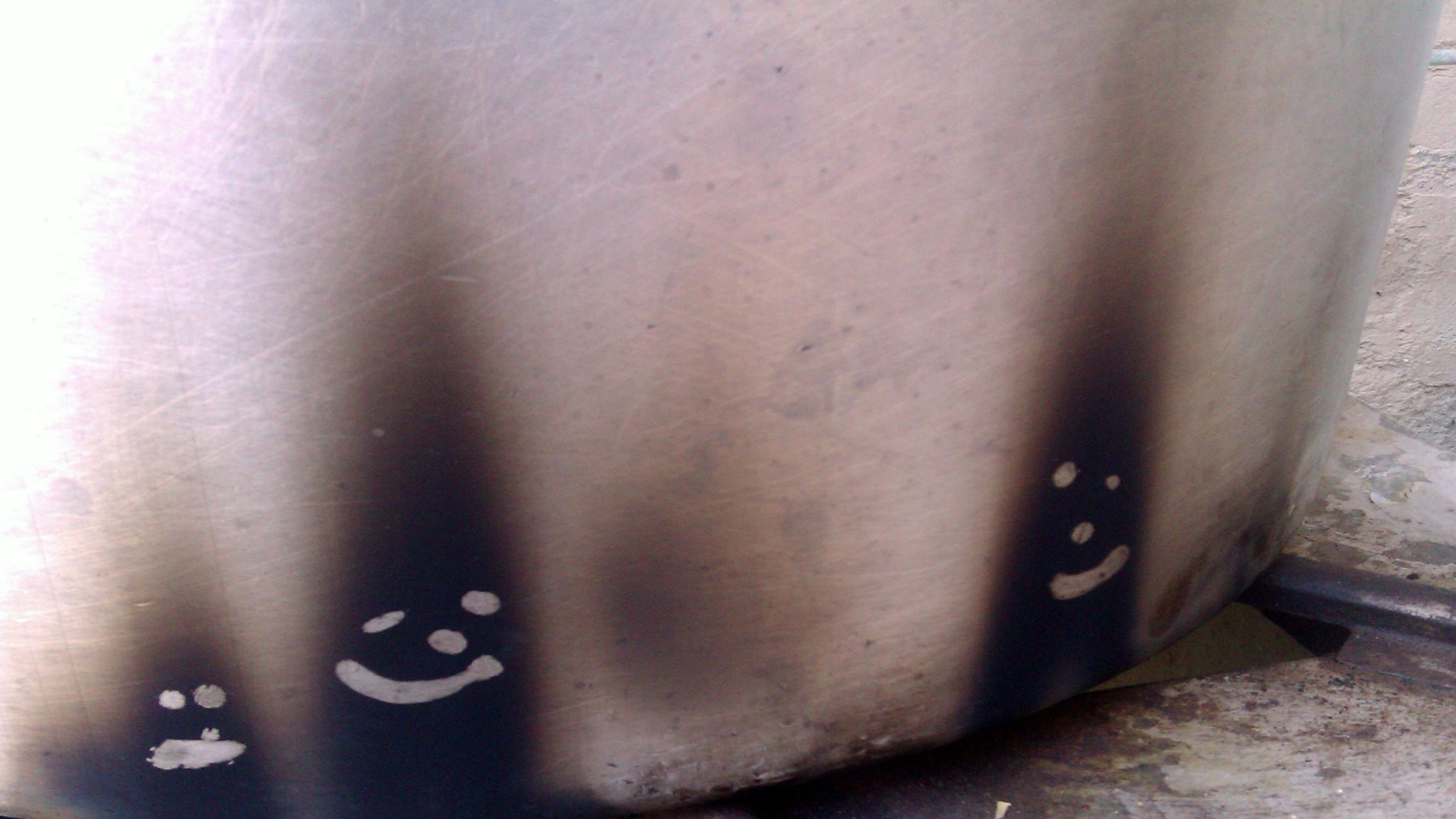 Обои металл, наука, химия, серый цвет, гаджет в разрешении 2560x1440