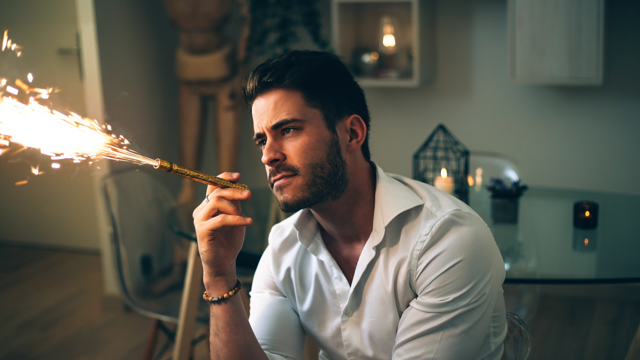 Обои мужской, фэшн, борода, волосы на лице, модель в разрешении 2560x1440