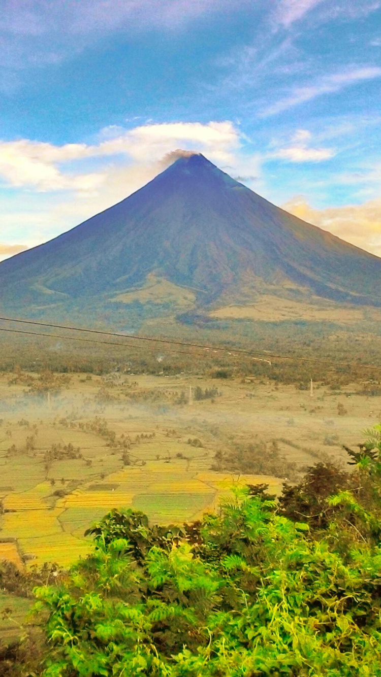 Обои природный заповедник, Саванна, национальный парк, Майон, вулканического рельефа в разрешении 750x1334