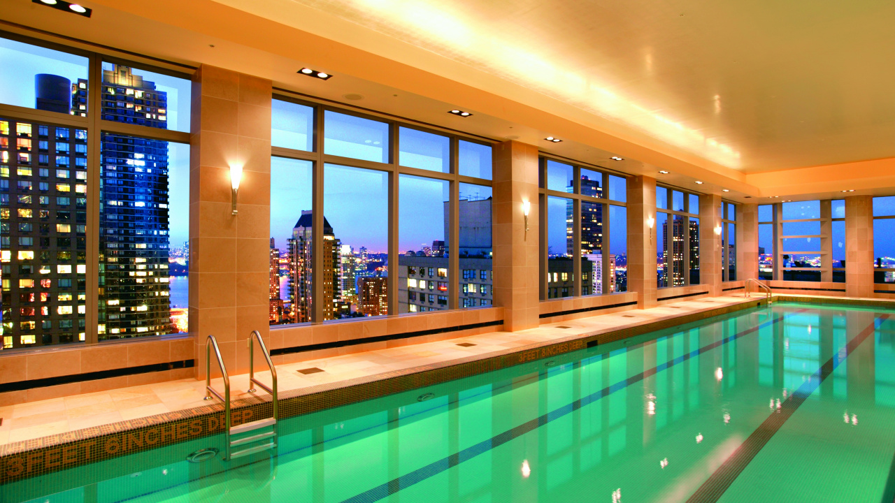 Обои центр досуга, досуг, недвижимость, окна, освещение в разрешении 1280x720