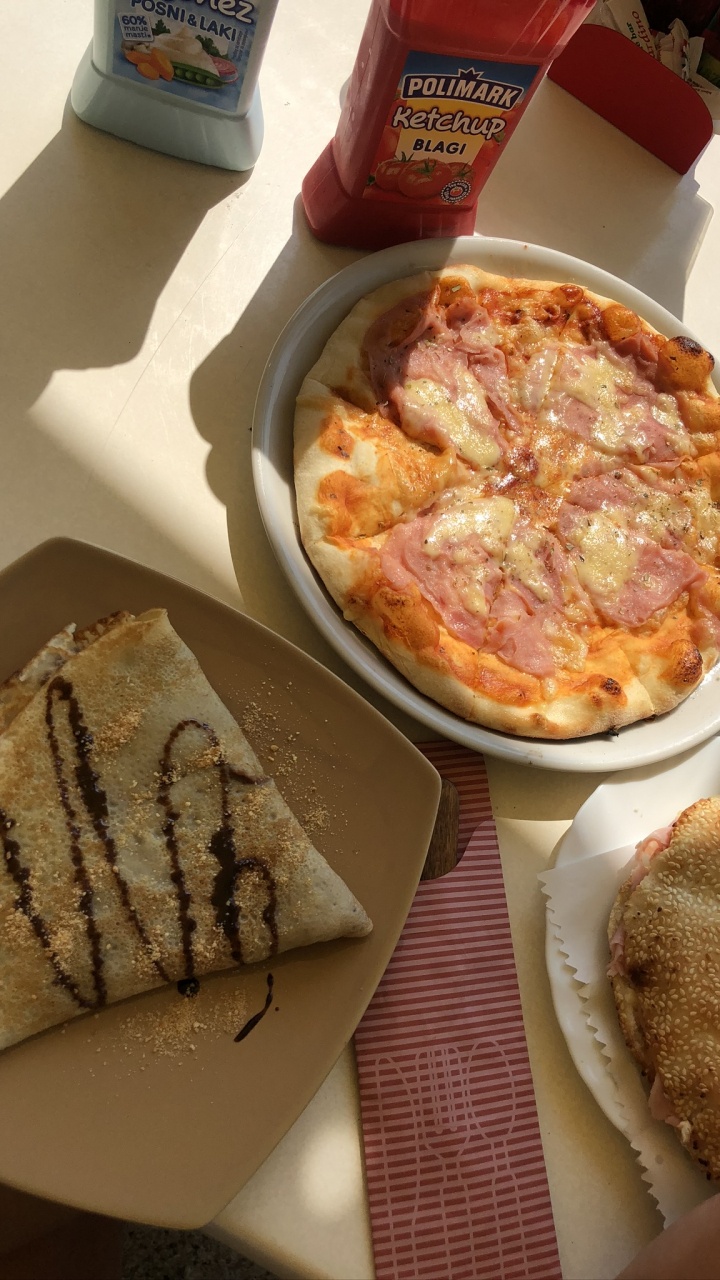 Обои пицца, завтрак, лепешки, пища, Кулинария в разрешении 720x1280