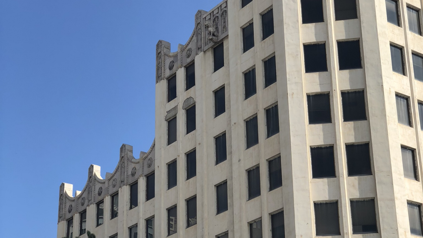 Обои Голливуд, туризм, окно, коммерческое здание, здание в разрешении 1366x768