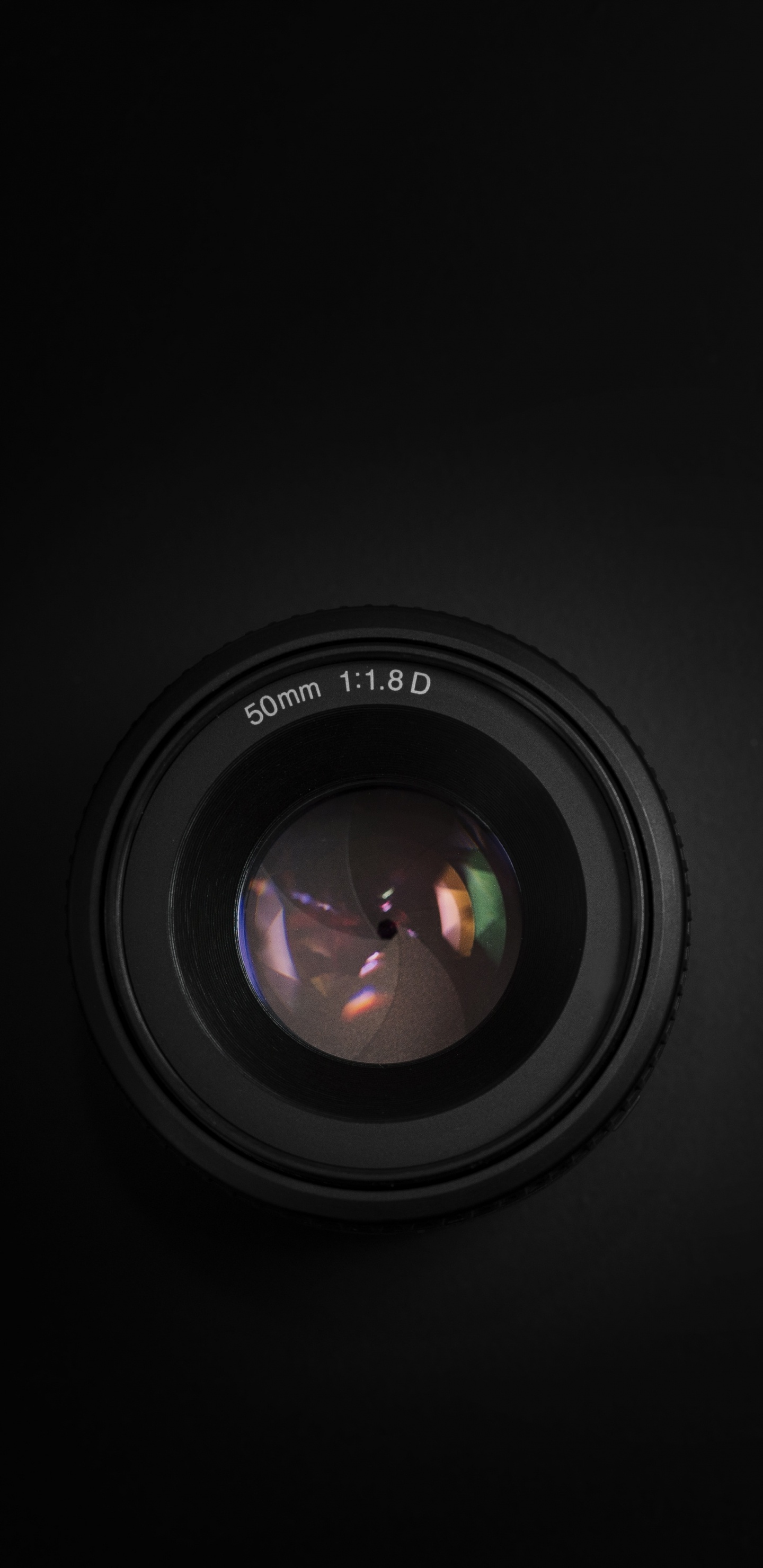 Обои объектив камеры, камера, черный, свет, темнота в разрешении 1440x2960