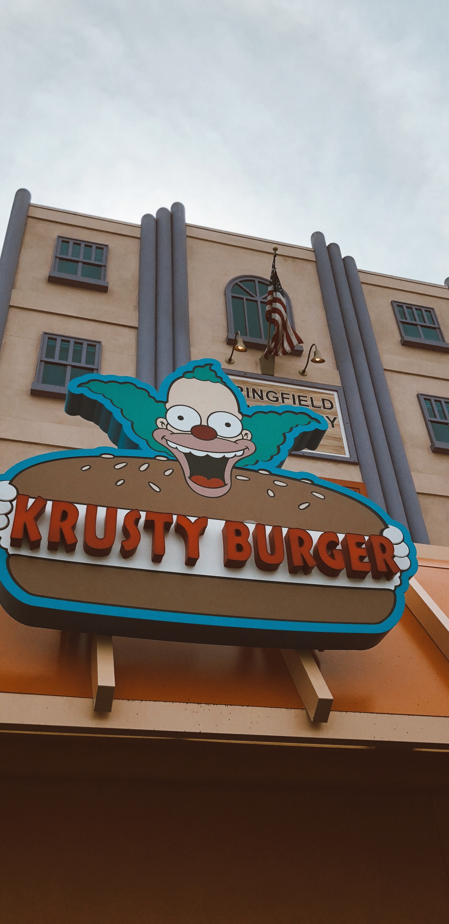 Обои Симпсоны, фасад, вывеска в разрешении 1440x2960