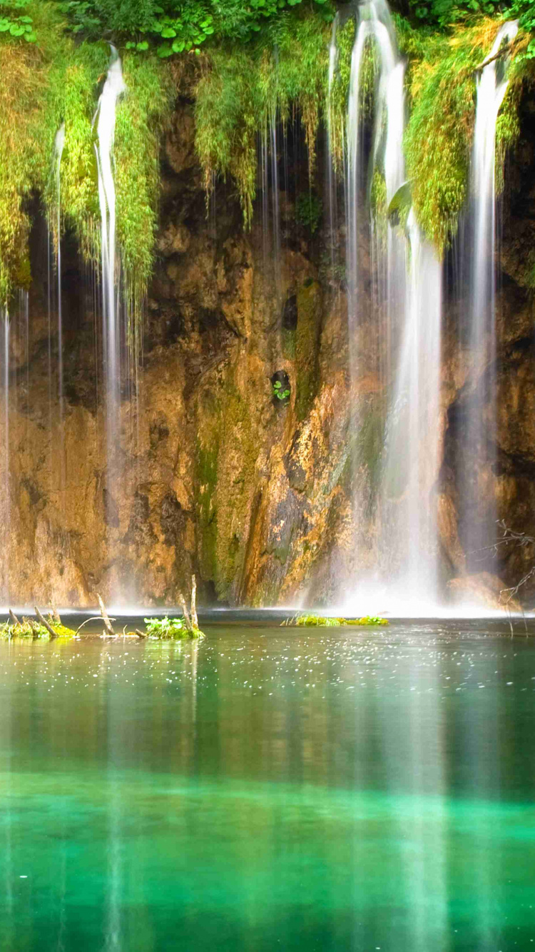 Обои водопад, водоем, природный ландшафт, гидроресурсы, природа в разрешении 750x1334