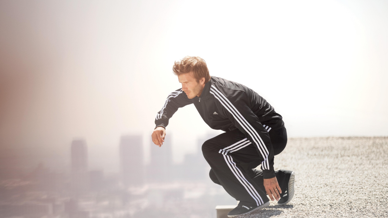 Обои Дэвид Бекхэм, отдых, спорт, прыжки, скачок в разрешении 1280x720