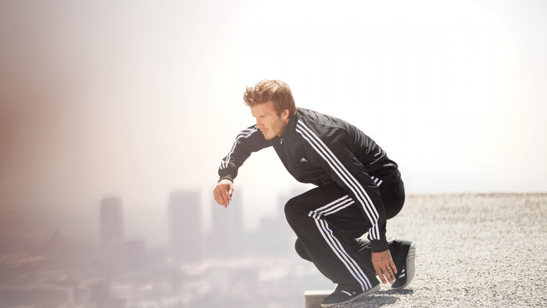 Обои Дэвид Бекхэм, отдых, спорт, прыжки, скачок в разрешении 1920x1080