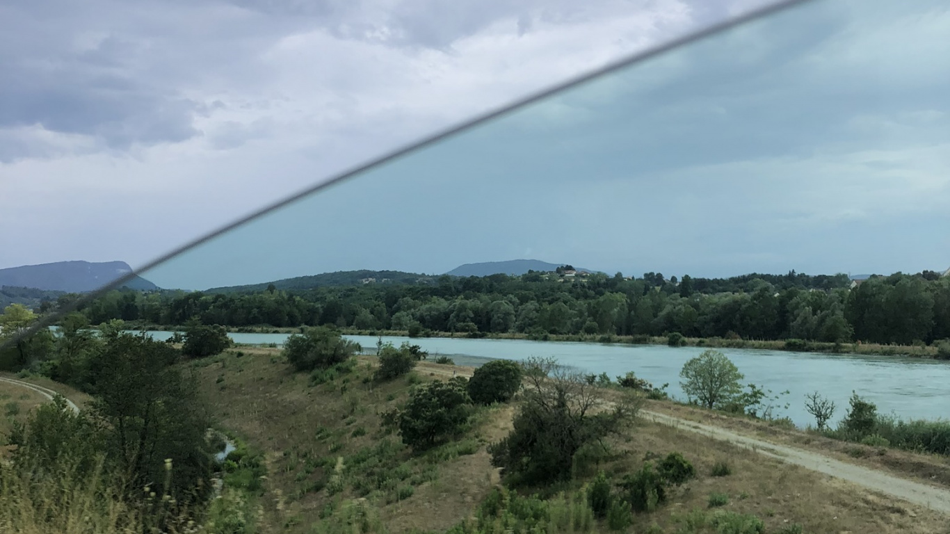 Обои дорога, Король, дорожное путешествие, водоем, природа в разрешении 1366x768