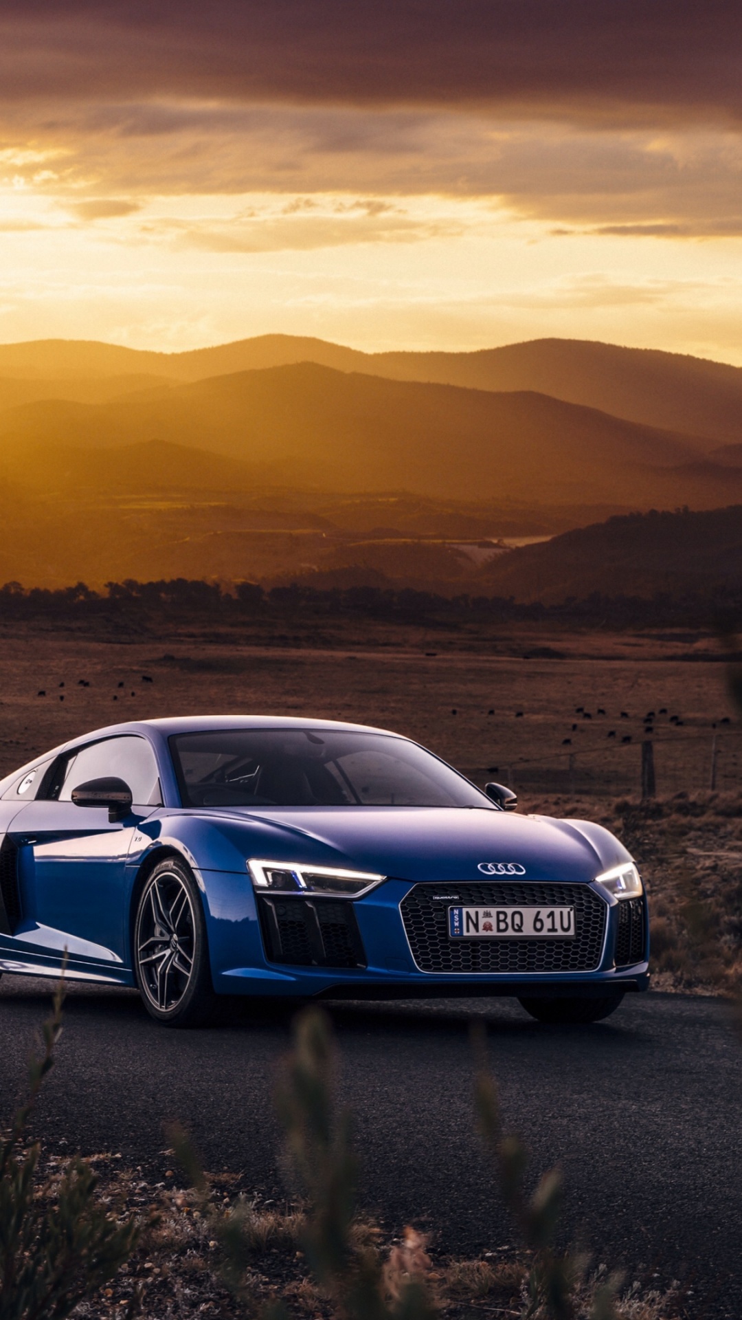 Обои audi r8, audi, наземный транспорт, автомобиль, небо в разрешении 1080x1920