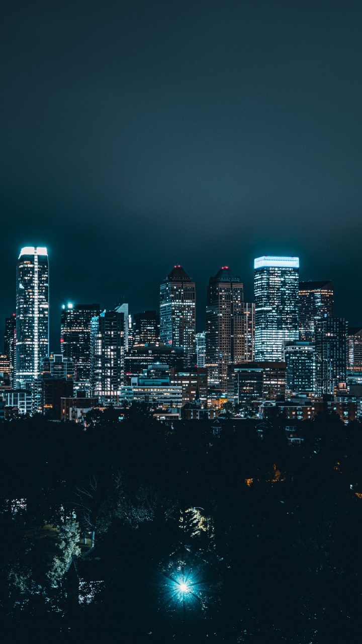 Обои архитектура, здание, небоскреб, атмосфера, дневное время в разрешении 720x1280