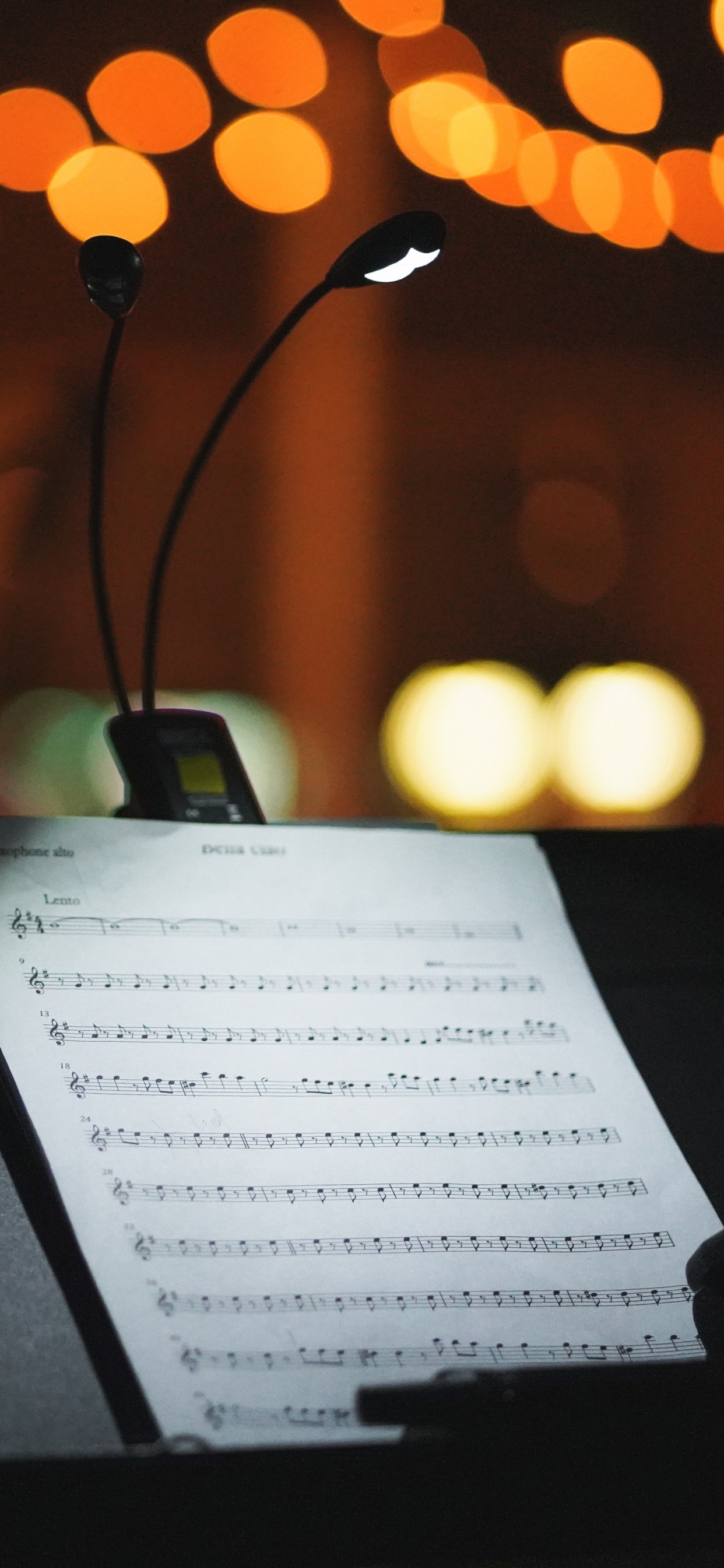 Обои ноты, музыкальная нота, освещение, Апельсин, событие в разрешении 1242x2688