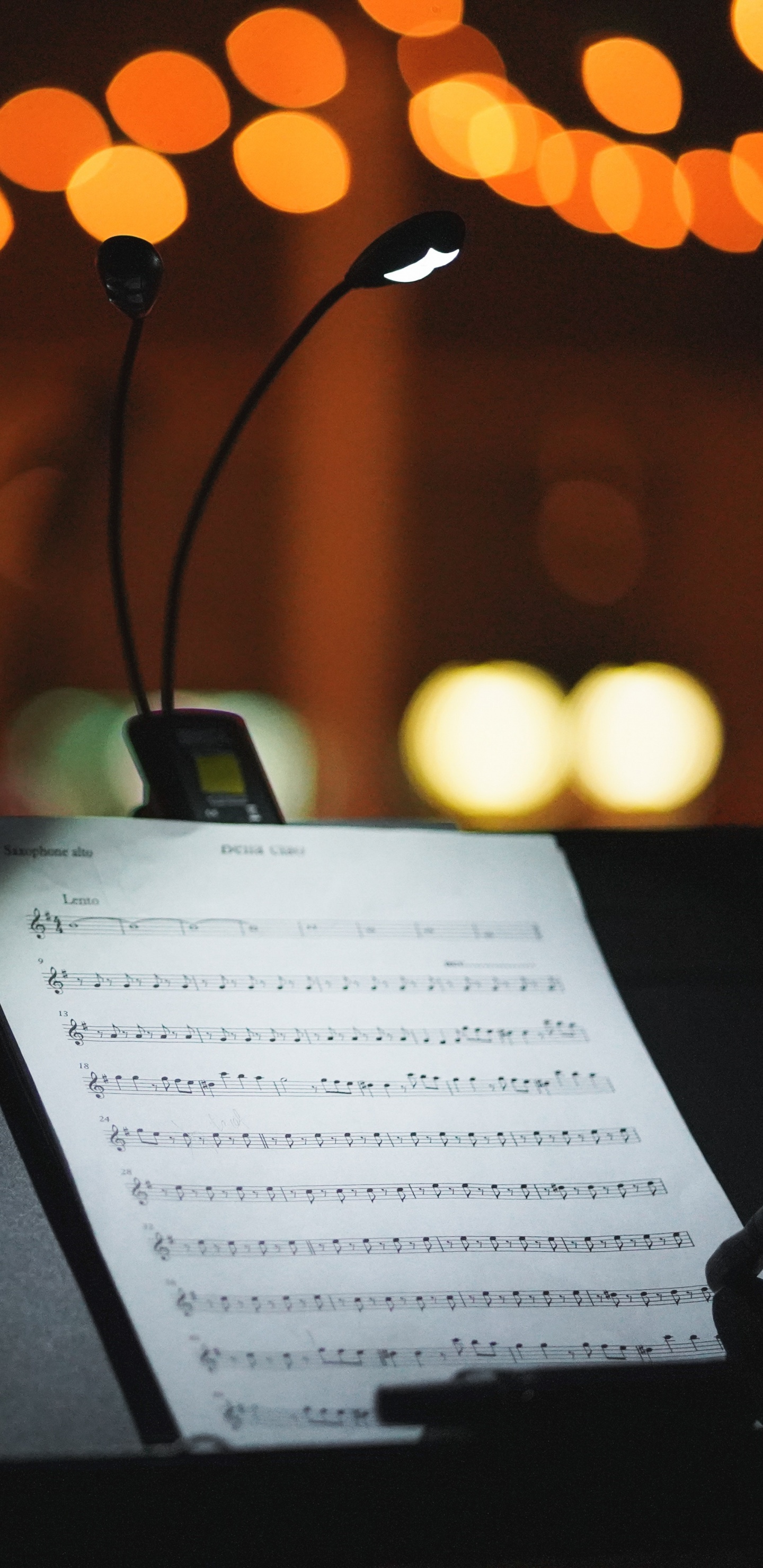 Обои ноты, музыкальная нота, освещение, Апельсин, событие в разрешении 1440x2960