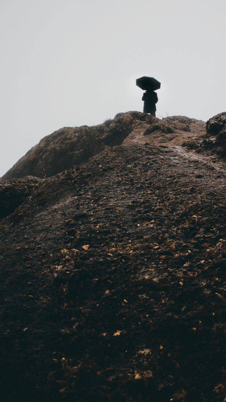 Обои Упал, туман, архитектура, рок, интернет мем в разрешении 720x1280