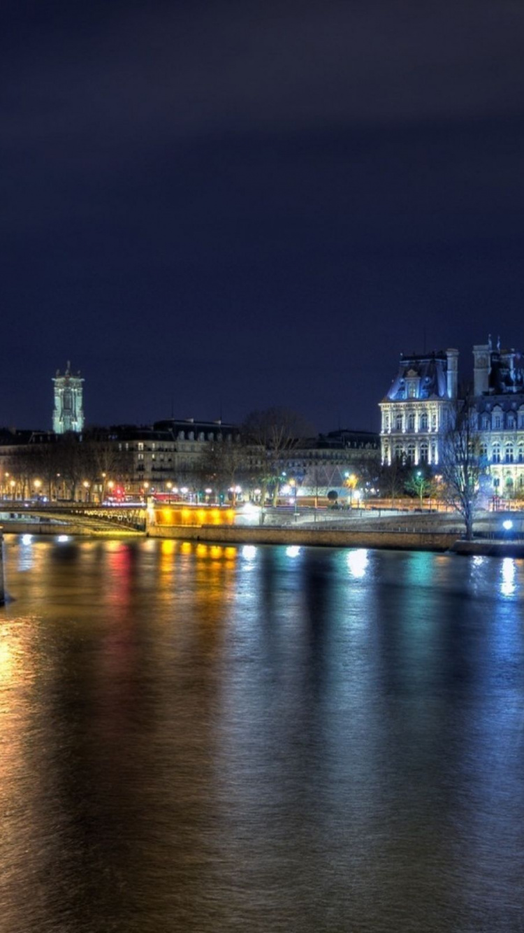 Обои Париж, ночь, город, вода, реки в разрешении 750x1334