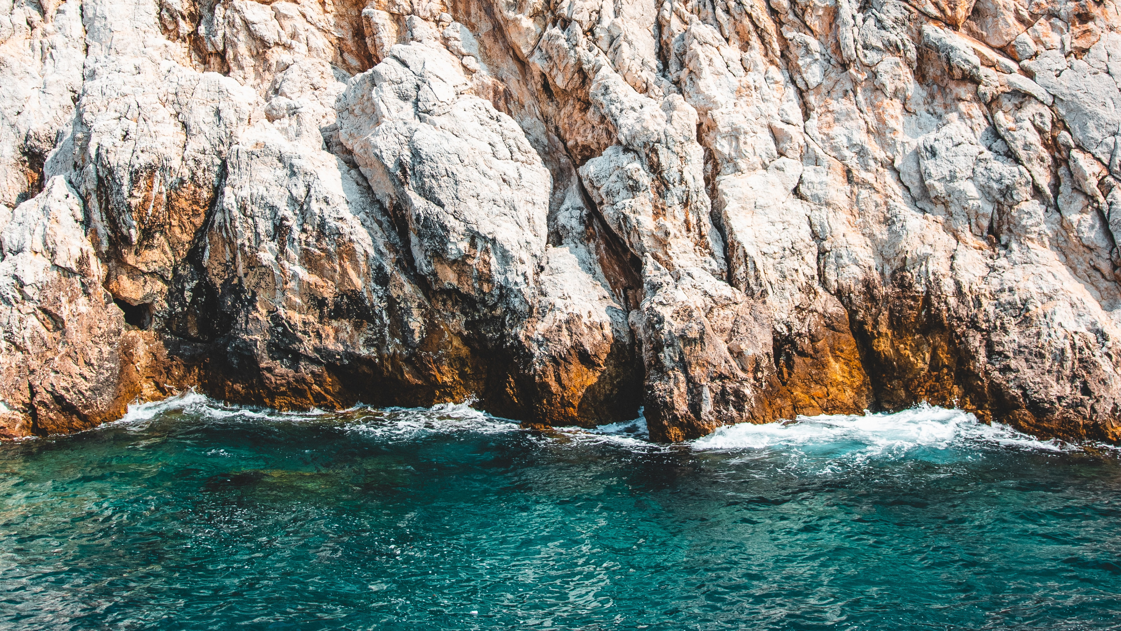 Обои море, водоем, рок, формирование, обрыв в разрешении 3840x2160