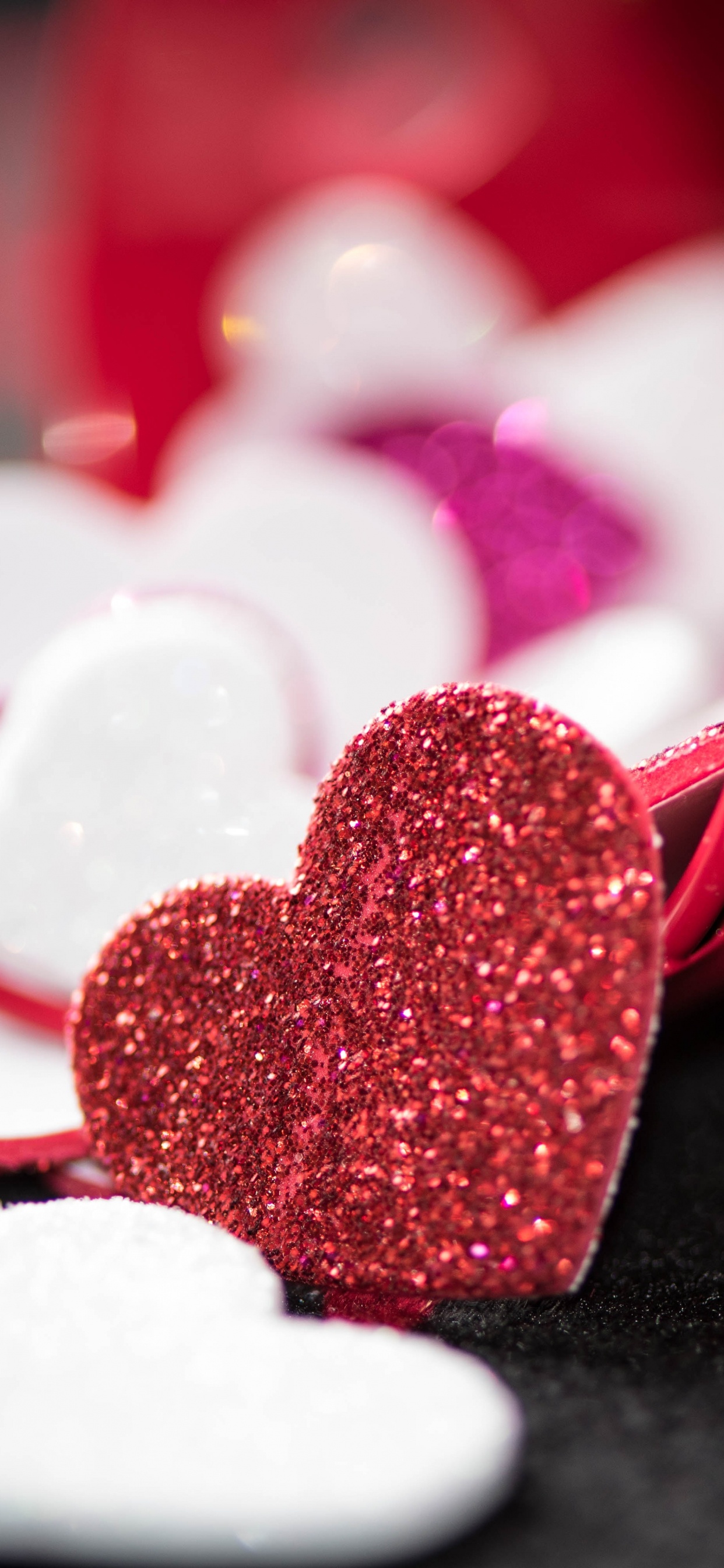 Обои сердце, День Святого Валентина, красный цвет, розовый, любовь в разрешении 1242x2688