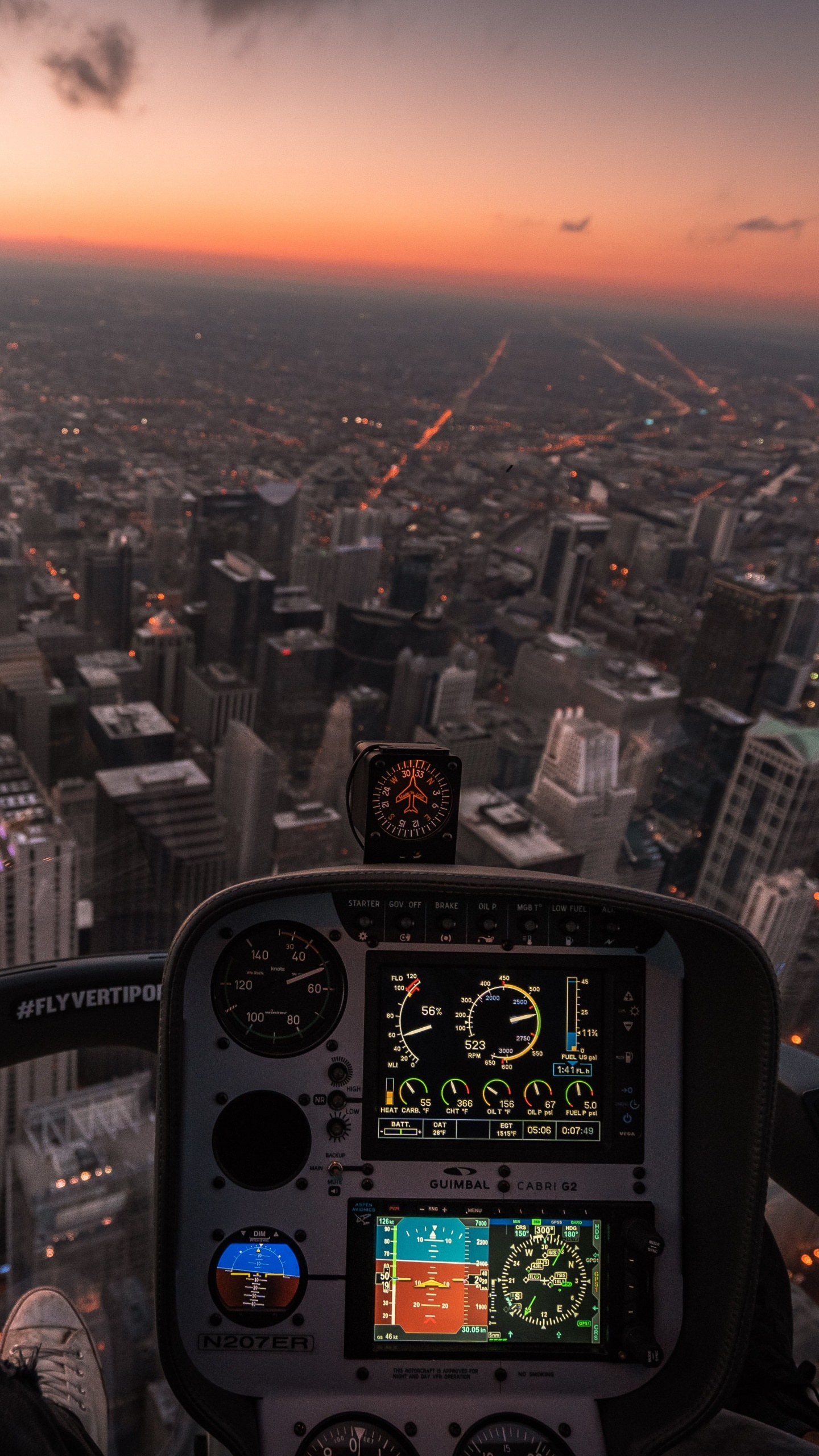 Обои самолеты, городской пейзаж, город, городской район, населенный пункт в разрешении 1440x2560