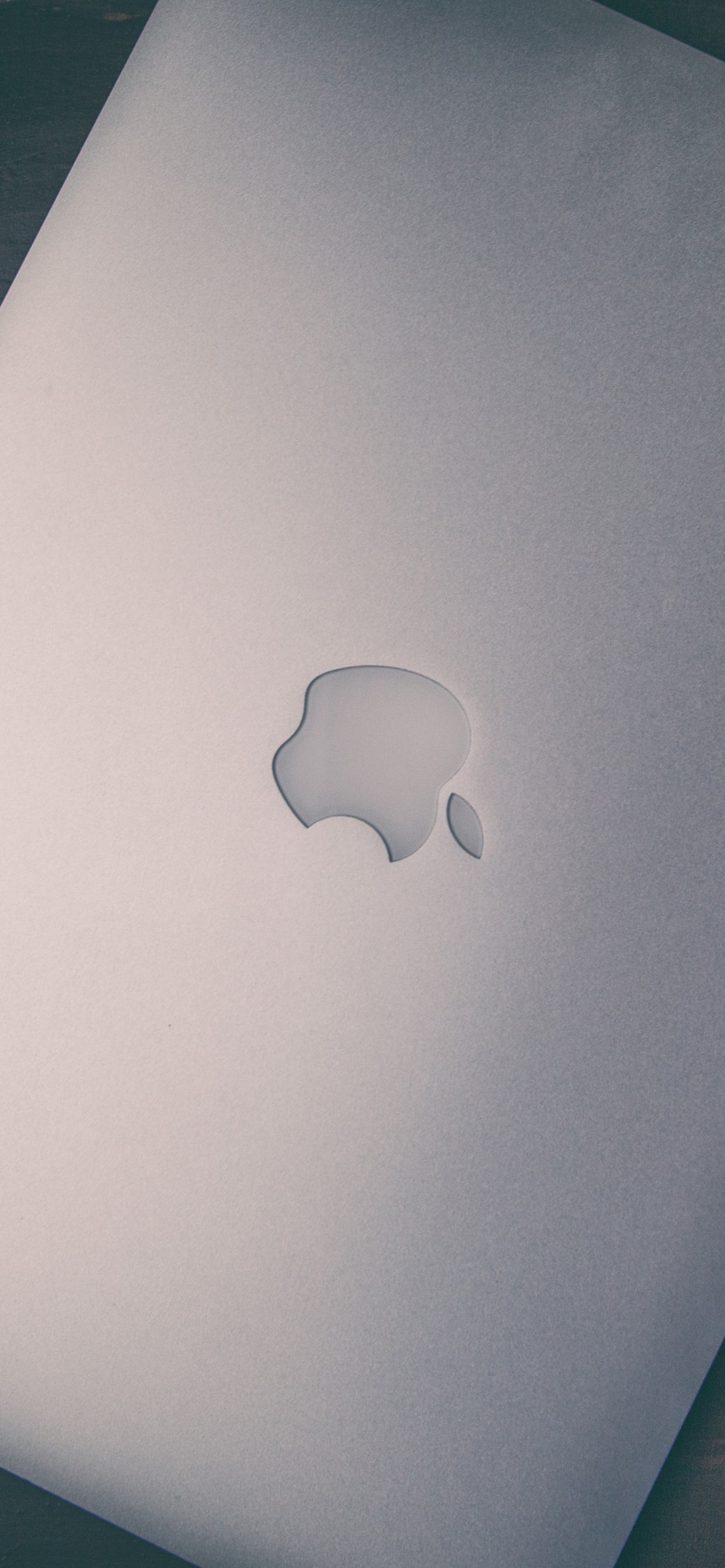 Обои Apple МасВоок Pro, iMac, macbook, apple, Волшебная Мышь 2 в разрешении 1242x2688