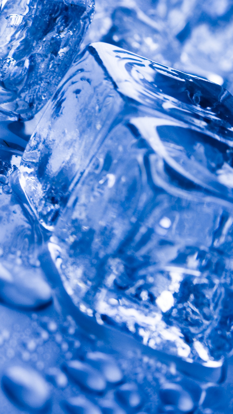 Обои кубик льда, синий, вода, прозрачный материал, синий кобальт в разрешении 750x1334