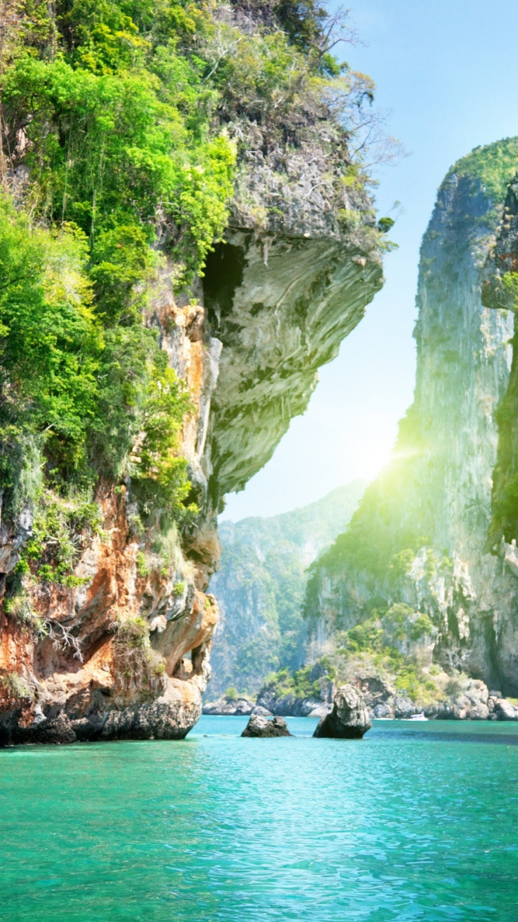 Обои водоем, природа, водопад, гидроресурсы, вода в разрешении 750x1334