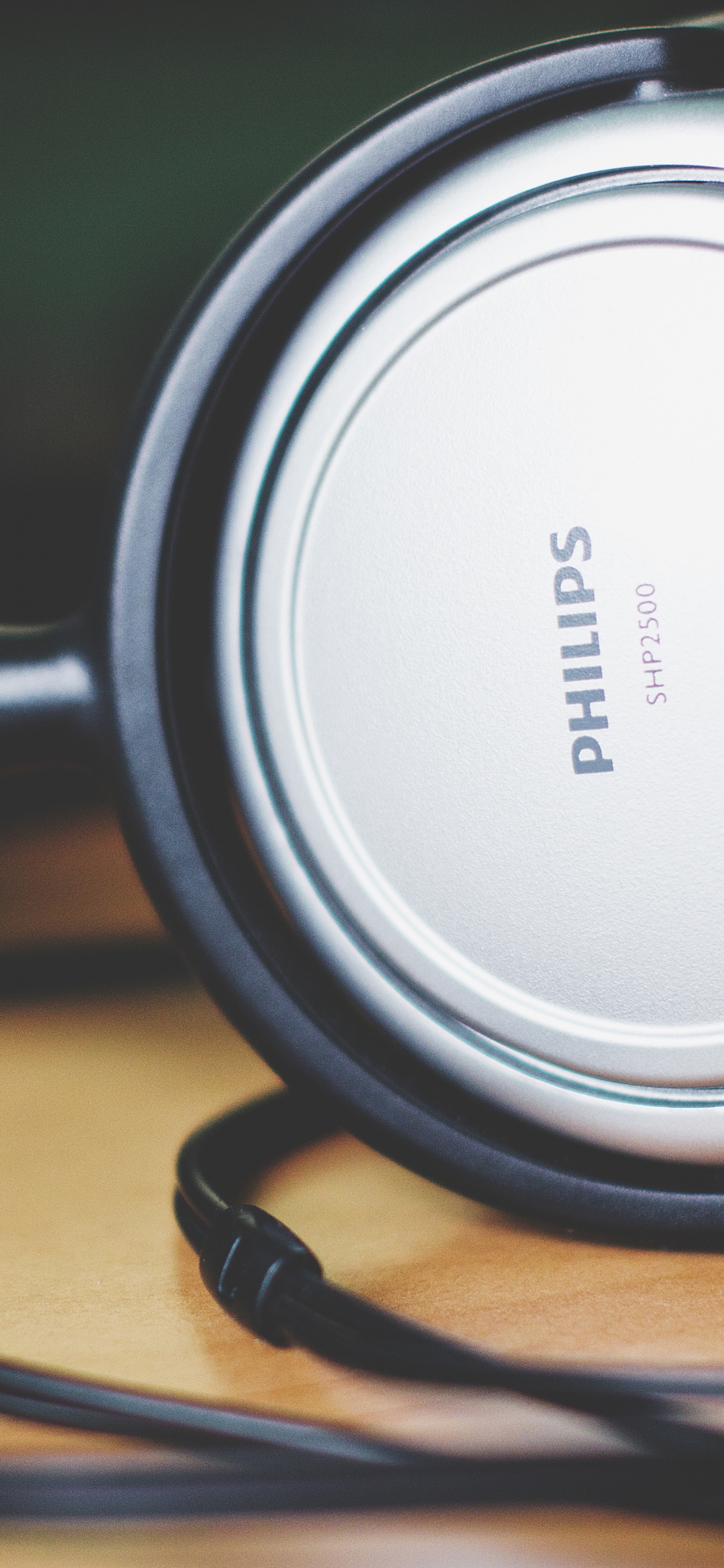 Обои компания Philips, наушники, звуковое оборудование, гаджет, электронное устройство в разрешении 1125x2436