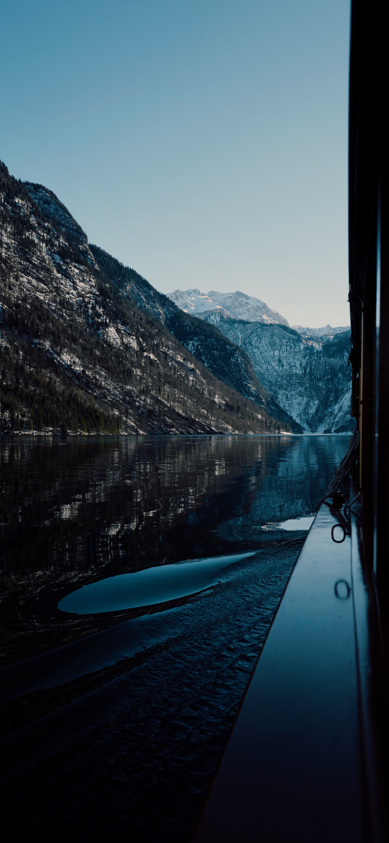 Обои природа, синий, вода, гора, горный рельеф в разрешении 1242x2688