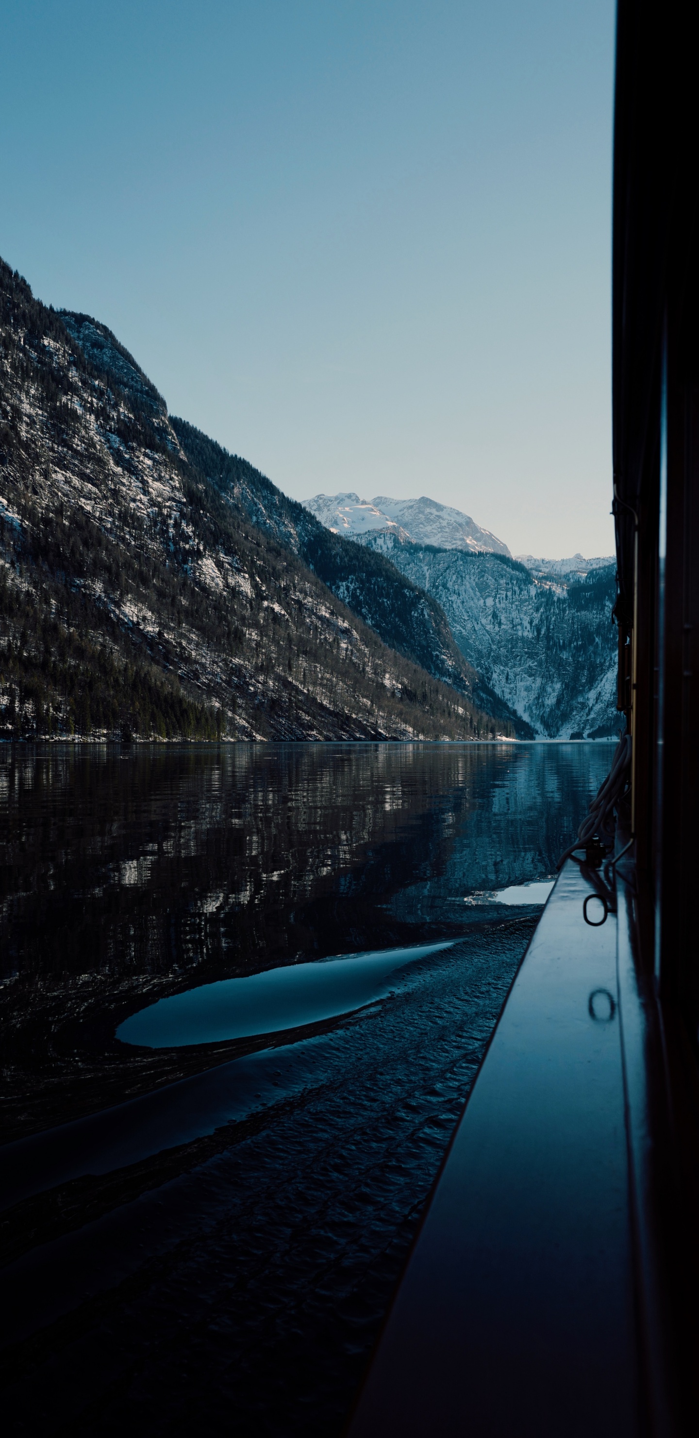 Обои природа, синий, вода, гора, горный рельеф в разрешении 1440x2960