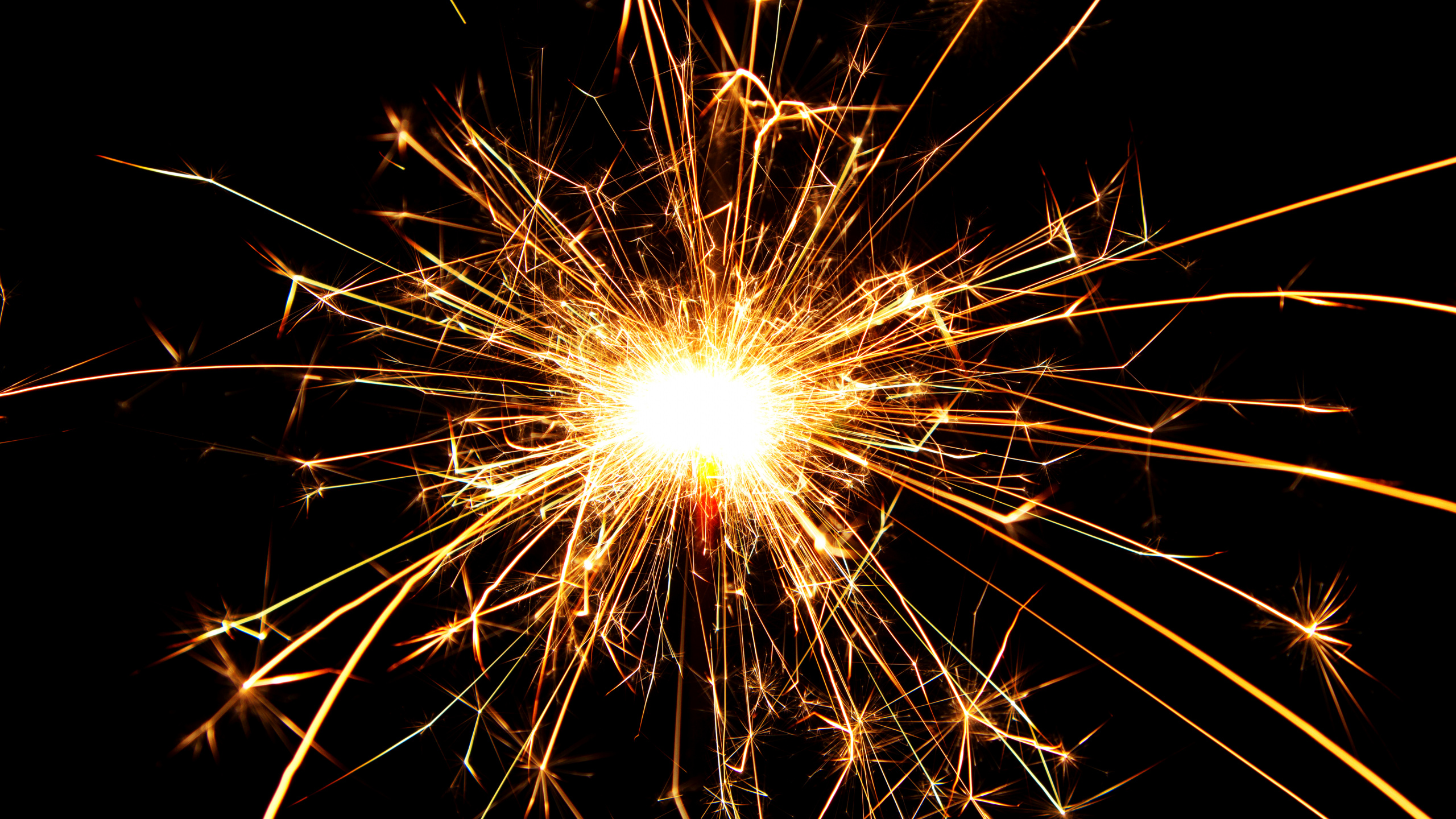 Обои бенгальский огонь, салют, свет, дивали, день нового года в разрешении 2560x1440