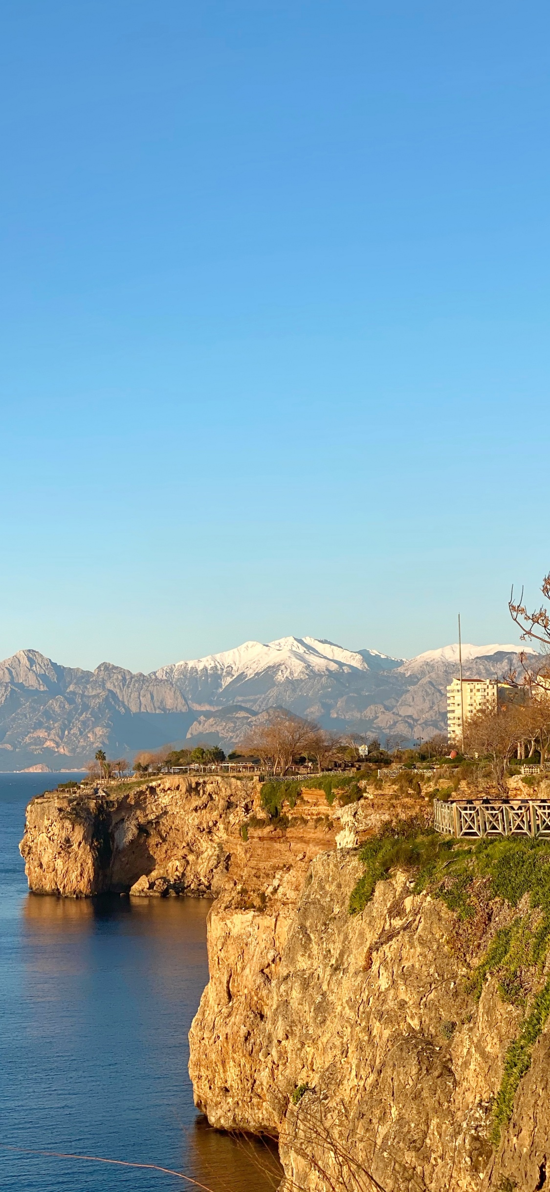 Обои наука, вода, гора, растение, лазурный в разрешении 1125x2436