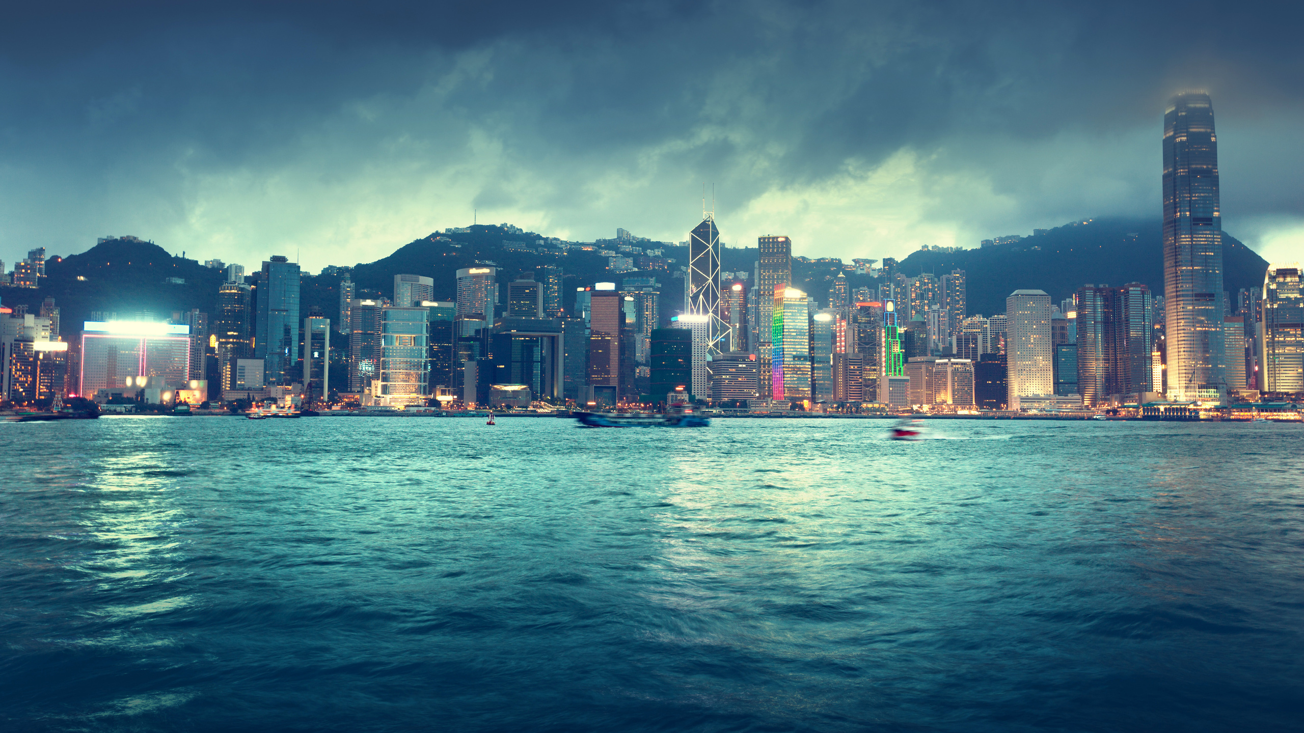 Обои Гонконг, город, городской пейзаж, линия горизонта, метрополия в разрешении 2560x1440
