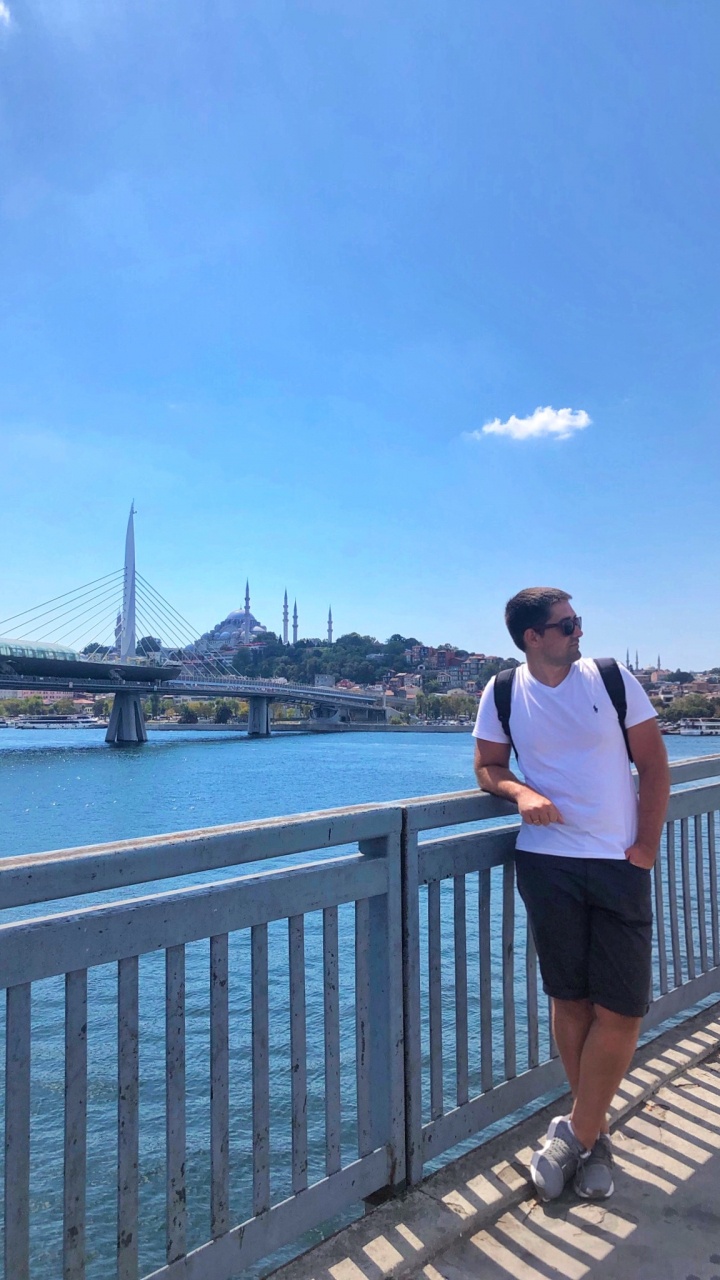 Обои туризм, вода, водоем, человек, дорога в разрешении 720x1280