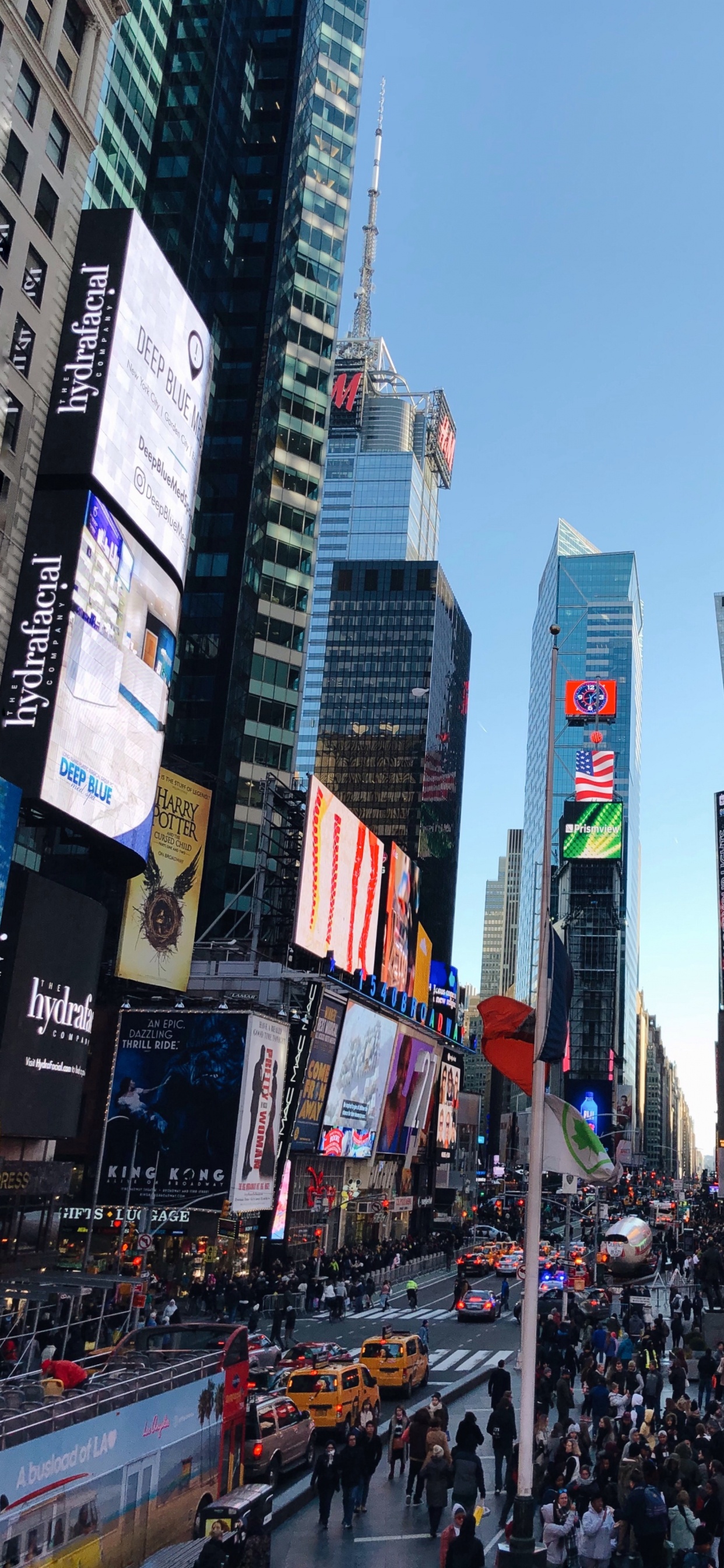 Обои таймсквер, толпа, люди, город, метрополия в разрешении 1242x2688