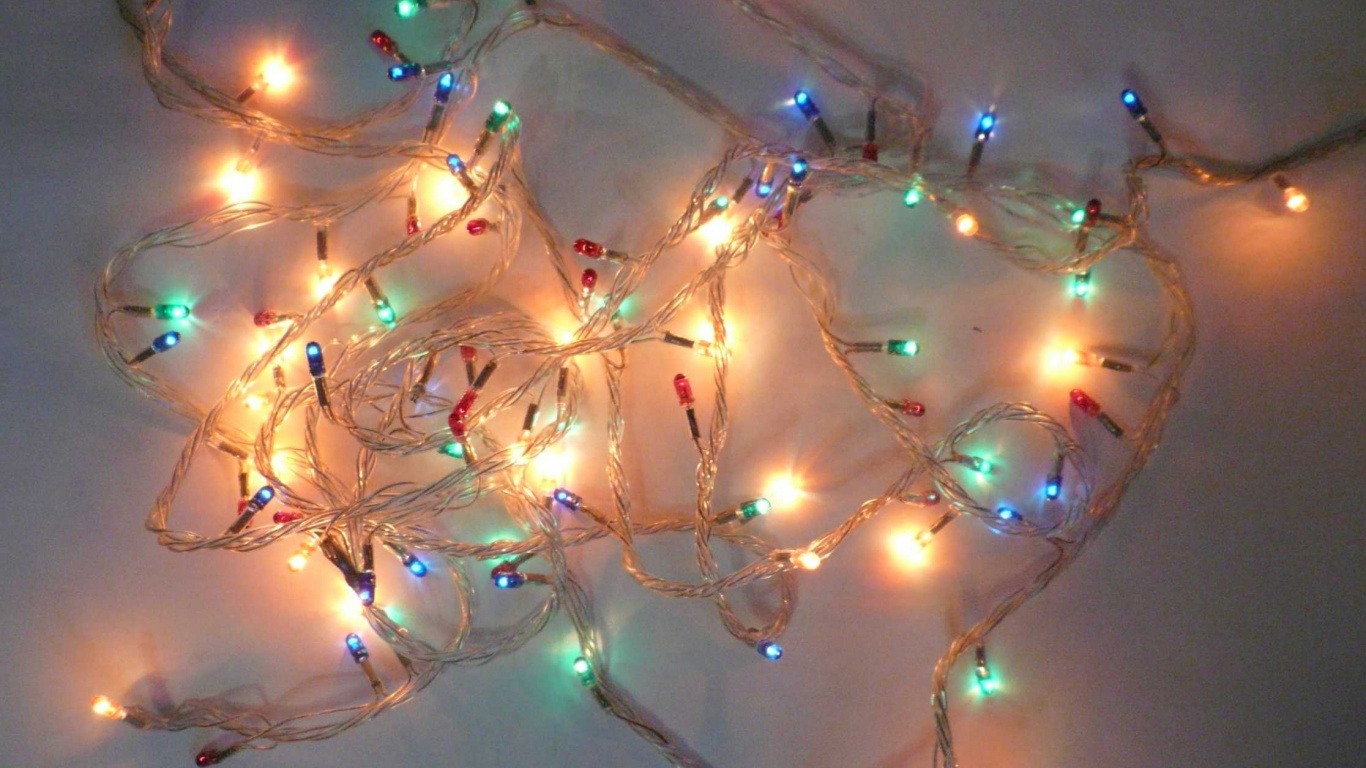 Обои свет, освещение, осветительная арматура, Рождественские огни, Рождество в разрешении 1366x768