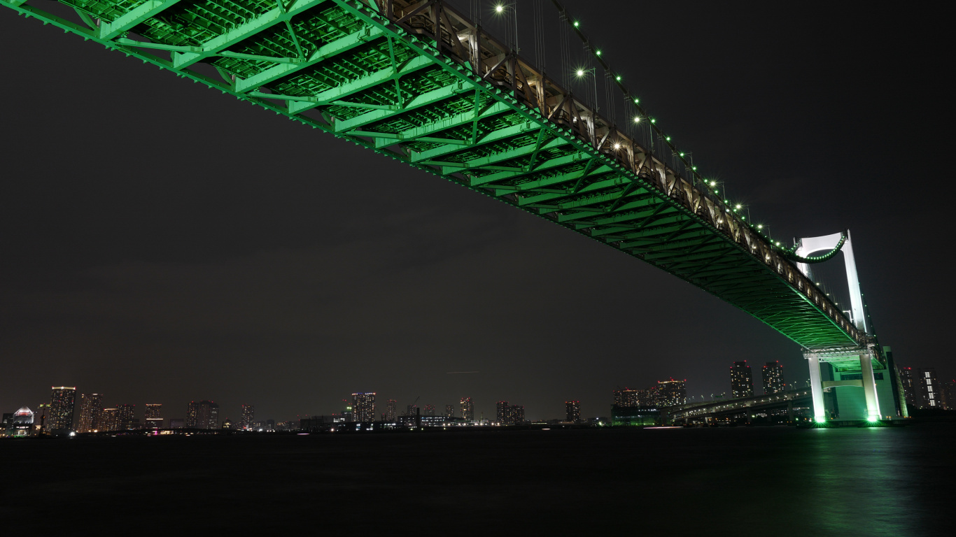 Обои Радужный мост, ночь, мост, вода, архитектура в разрешении 1366x768