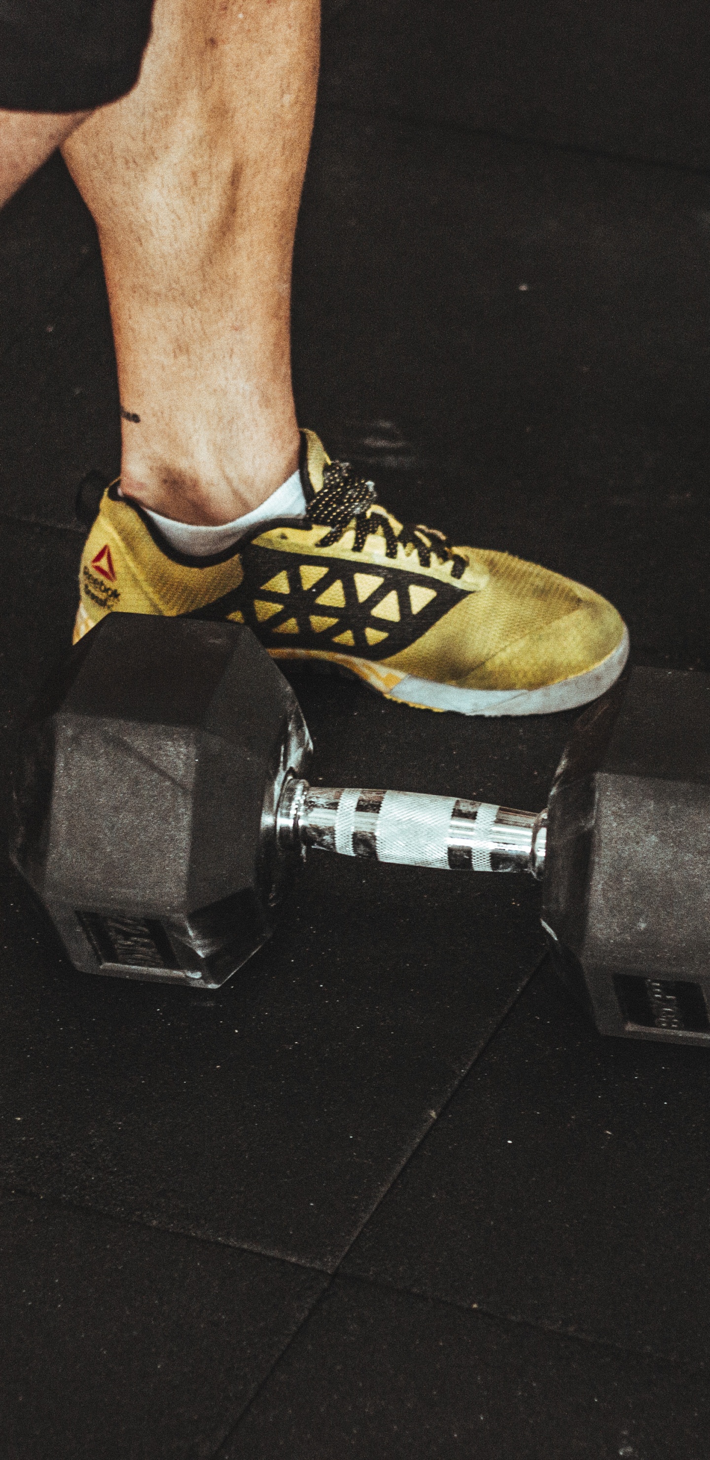 Обои силовые тренировки, Скейт обувь, сустав, Лонгбординг, физическая подготовка в разрешении 1440x2960