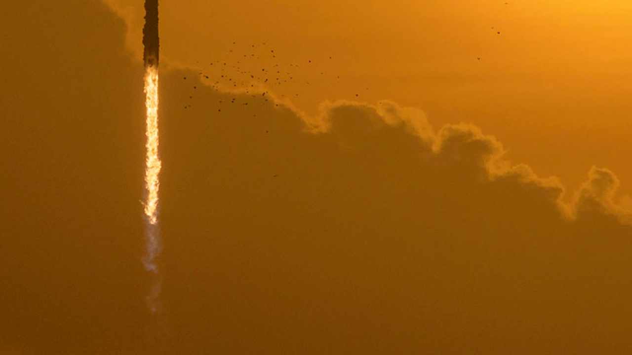 Обои SpaceX, космический экипаж-1, Международная космическая станция, экипаж дракона демо-2, космический аппарат в разрешении 1280x720